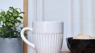 Con pocos ingredientes, el secreto de la abuela para eliminar las manchas en tu vajilla blanca y dejarla como nueva