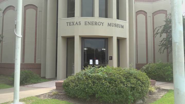 Texas Energy Museum temporatily closes after major water leak causes $100K in damage