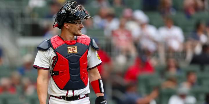Sean Murphy to get right hip surgery, miss rest of 2025 regular season