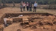 Localizan un nuevo edificio con pinturas murales en el yacimiento romano de Las Regueras