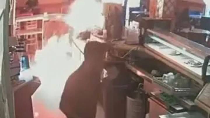 Hellmann’s offers to pay for repair of cafe after customer set it on fire because he couldn’t have mayonnaise