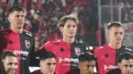 Newell's: todo giró en torno al 9, pero los goles fueron del zaguero experimentado y el pibe debutante