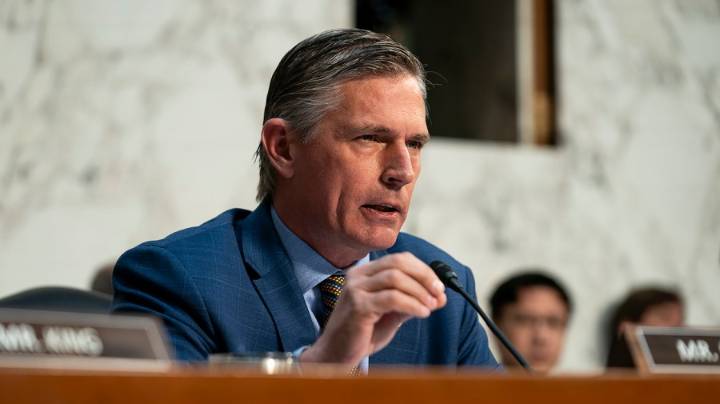 Trump’s attacks on green energy hamper bipartisan permitting reform
