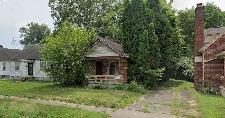 Couple end up calling police after making horrifying find during house viewing