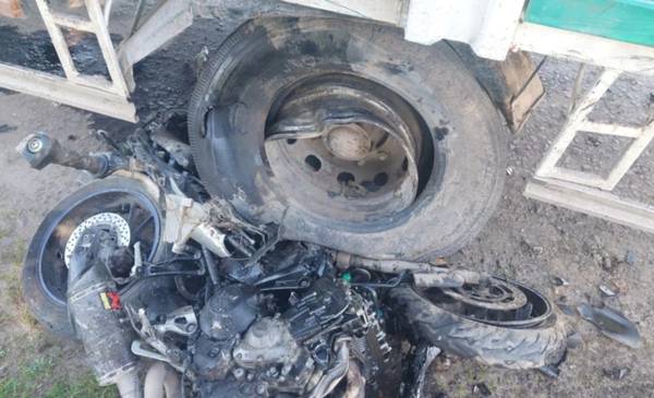 La Plata: Un motociclista murió tras chocar contra un camión en el barrio de Abasto