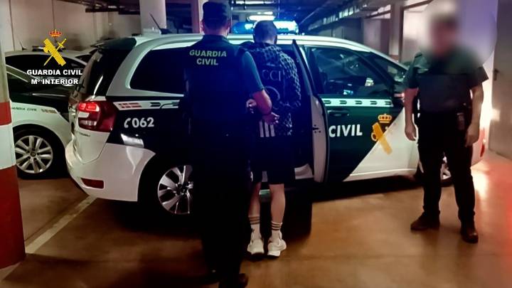 Tres detenidos tras un violento intento de atraco a un comercio en El Garrobo