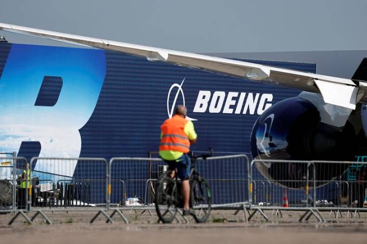 Boeing Defense workers reject contract, strike continues