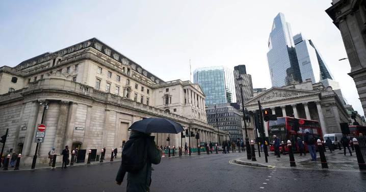 Interest rates held at 4%