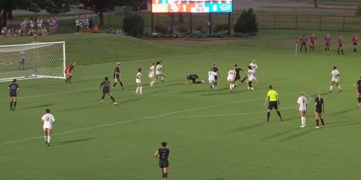 Gator soccer falls 2-1 to No. 24 Oklahoma on the road