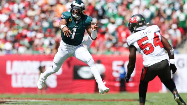 Eagles vs. Buccaneers game result observations, player standouts in Week 4