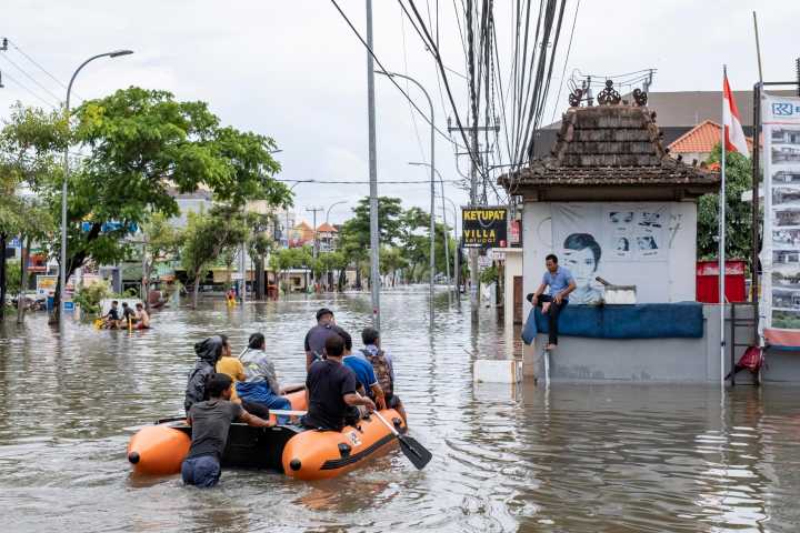 Al menos 13 muertos por inundaciones en la turística isla de Bali y zonas cercanas