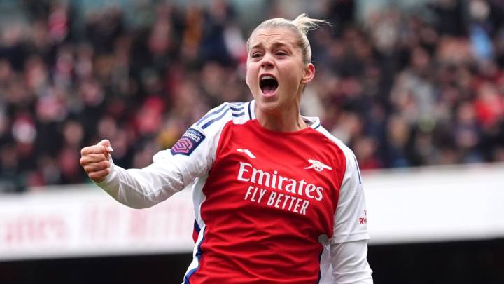 Alessia Russo transfer news: Arsenal striker signs new long-term contract with Women's Super League club