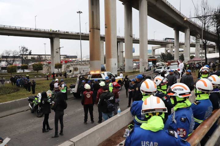 Las 8 víctimas de la explosión de una pipa en Iztapalapa: Madres, hijos, trabajadores