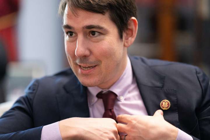 Lawmakers eye surface transportation bill for permitting changes