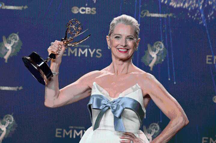 'The Pitt's Katherine LaNasa Wins Emmy For Supporting Actress, Drama