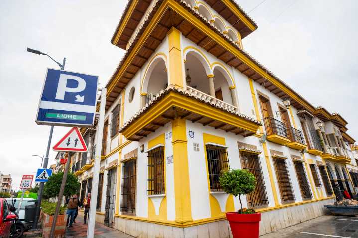 Armilla crea un servicio de apoyo para afectados por la Zona de Bajas Emisiones