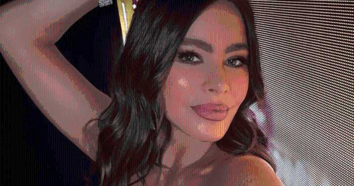 Sofia Vergara's Strapless, Plunging Dress Returns to Steal the Show in New Photos