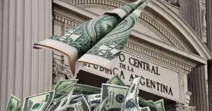 El dólar llegó el techo de la banda y el BCRA tuvo que vender U$S 53 millones