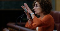 Montero reitera que pone la mano en fuego por su jefe de gabinete y el PP afirma que la "trama" Koldo le daba órdenes