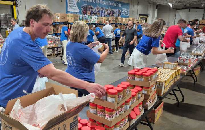 Spread the Love: Peanut butter and jelly food drive planned