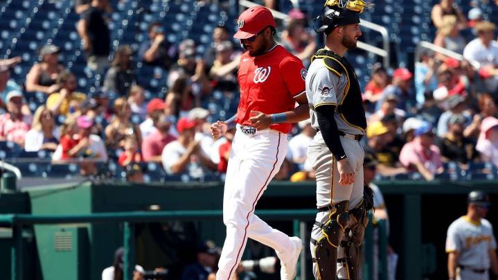 Wood scores on Cruz's 11th outfield error, Nationals overcome 3