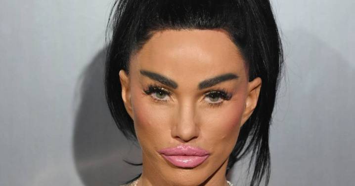 Katie Price says she was 'booted out' of hotel hours before show with Kerry Katona