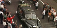 Una Londres desbordada y 2.500 millones de personas atentas al televisor: el día que el mundo lloró la muerte de Lady Di
