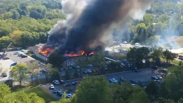 Tiroteo e incendio en iglesia de Michigan deja cuatro muertos