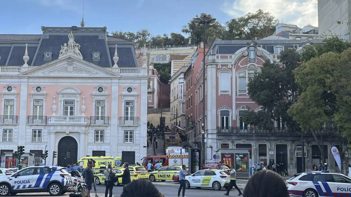 Varios muertos y heridos en Lisboa al descarrilar un famoso funicular turístico