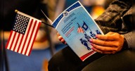 Importante noticia para inmigrantes en EE. UU.: nueva regla de USCIS permite que este grupo no realice el examen de ciudadanía