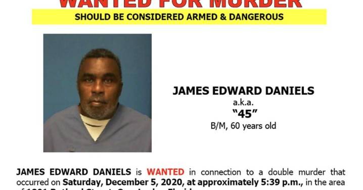 "Armado y peligroso": buscan a un preso condenado por doble asesinato liberado por error en Miami