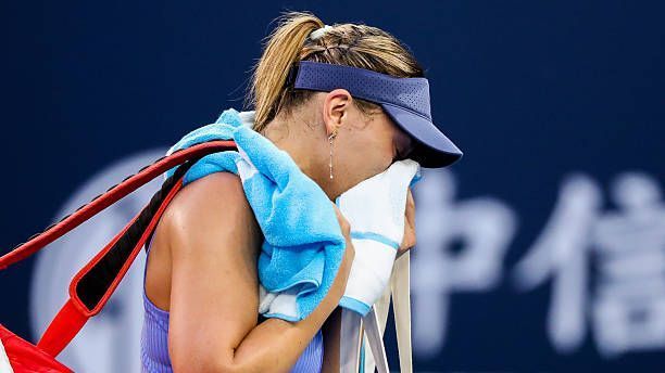 Llanto y preocupación: Badosa sufrió una nueva lesión y se retiró en el WTA 1000 de Beijing -