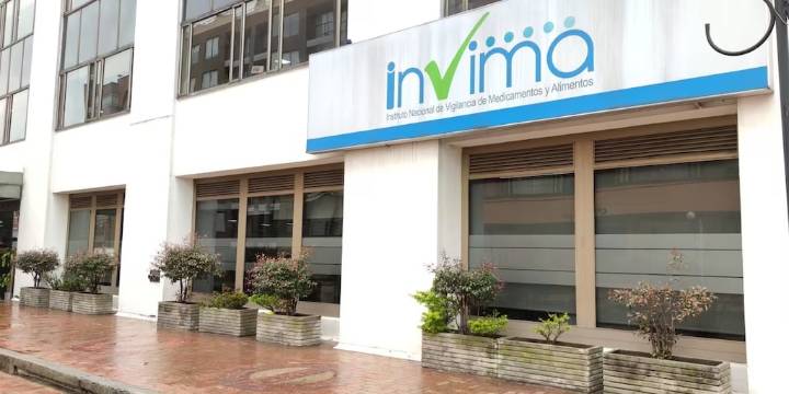 Invima pone en alerta a los colombianos por producto fraudulento que promete combatir el mal aliento y la sudoración excesiva