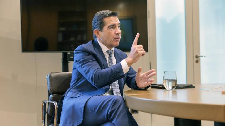 El BBVA sube un 10% su oferta por el Sabadell y mejora la fiscalidad de la operación