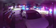 Agentes disparan a dueño de casa a la que llegaron por error; cámara capta presencia policial