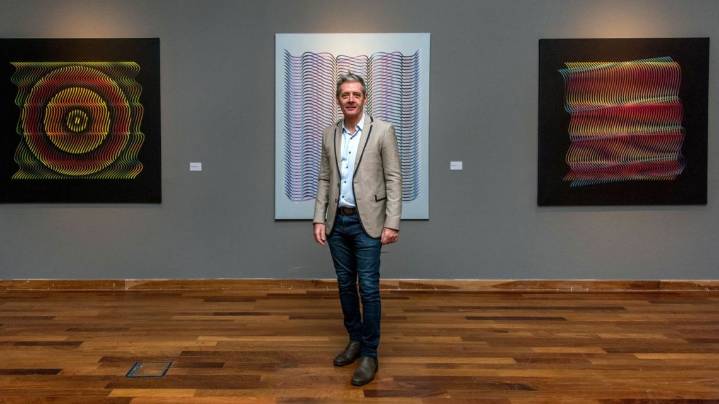 “La piel del color”, la muestra de Cristian Mac Entyre que convierte la geometría en experiencia sensorial
