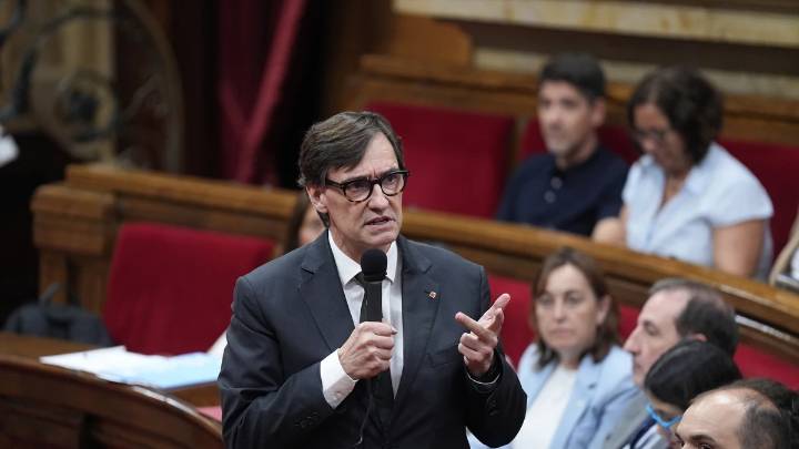 Por qué se reúne Salvador Illa con Carles Puigdemont en Bruselas: presupuestos y amnistía, claves