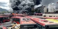 Se registra incendio en el Metrobús Patio La Paz en Caracas