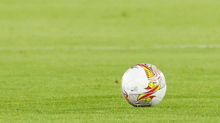 Indignación por agresión que sufrió árbitra por parte de un jugador en pleno partido del fútbol colombiano