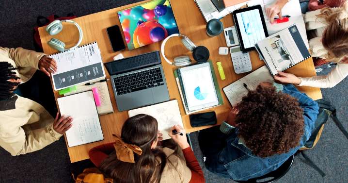 U.S. high school students lose ground in math and reading, continuing yearslong decline
