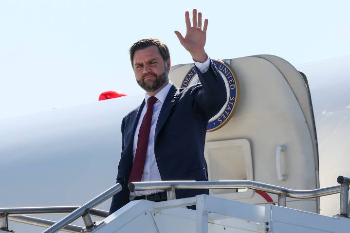 Hundreds line up to hear Vice President JD Vance talk Michigan economy, Charlie Kirk