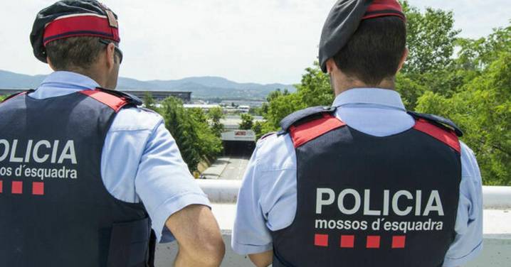 Encuentran un cadáver dentro de una maleta en Vilanova i la Geltrú y detienen a un sospechoso