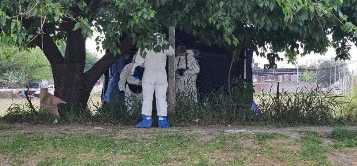 El hombre hallado sin vida en una cancha del barrio Victoria estaba acusado de abusar de su nieta