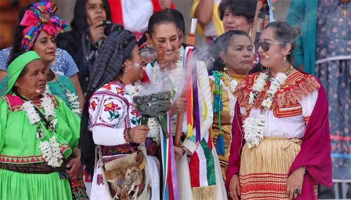 Justicia mexicana se arrodilla ante el “bastón de mando”