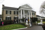 Woman sentenced in 'wild' Graceland foreclosure fraud