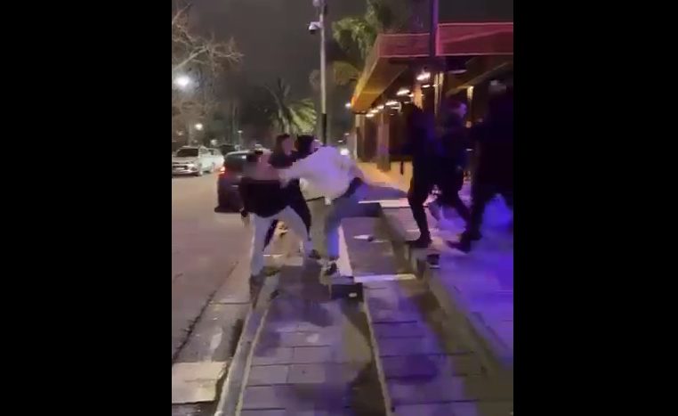 “Hacía bastante tiempo que no había una pelea tan grande”: enfrentamiento y un detenido a la salida de un boliche