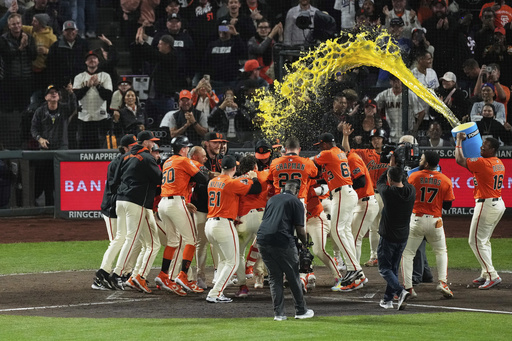 Grand slam de Patrick Bailey da la victoria a Gigantes sobre Dodgers por 5