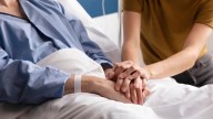 Mujer de 25 años pide ayuda para acceder a la eutanasia por su grave enfermedad