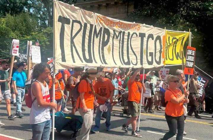 Miles de personas marchan hacia la Casa Blanca en protesta por el reciente despliegue de la Guardia Nacional en Washington (+Video) 6 de septiembre de 2025 | Internacional Los participantes expresaron