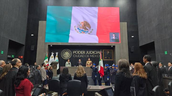 Imponen toga a magistrados y jueces de la CDMX